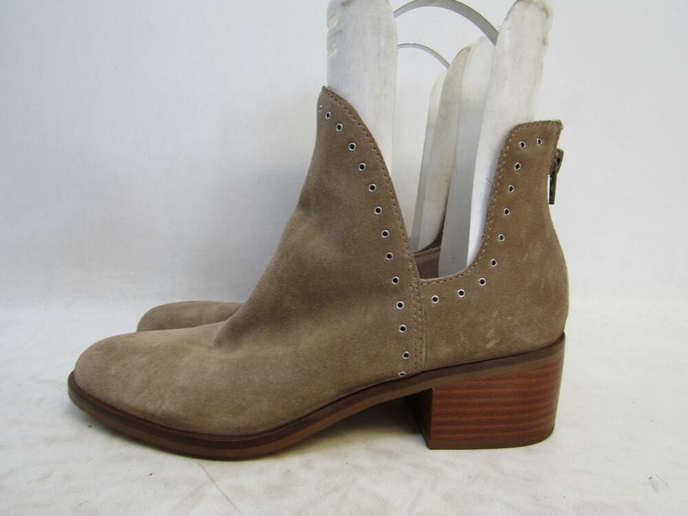 Chelsea and Violet Womens Sz 8.5 M Beige Suede Zip Fashion Boots Booties
